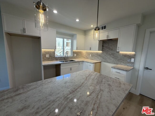 Photo - 1546 S Ogden Dr Unidad B