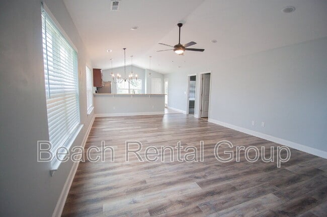 Photo - 410 Colin Claire Ct