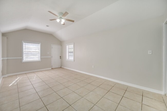 Photo - Pinewood Apartments