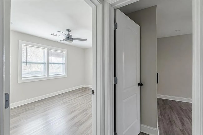 Photo - 919 Hobson St SW Unit B