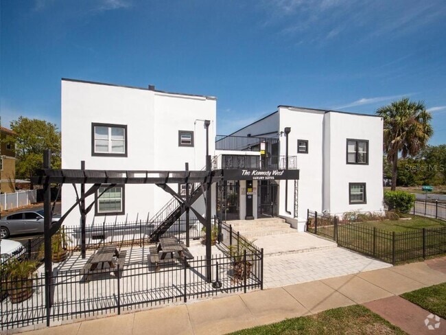 Building Photo - 4201 W North A St Rental