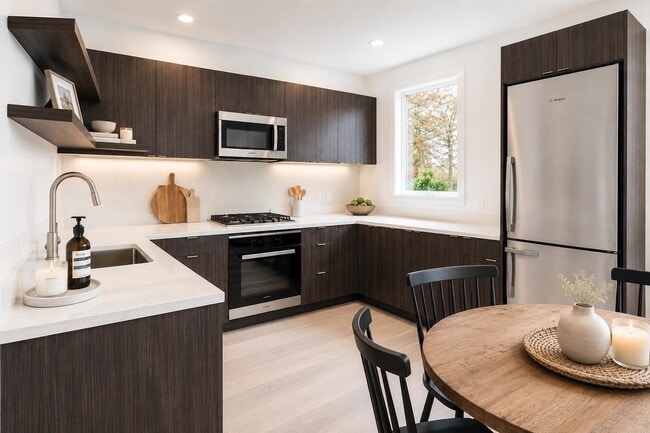 110 Brunswick St Unit 201
