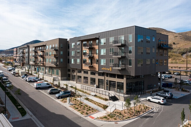Building Photo - Aurum Rental