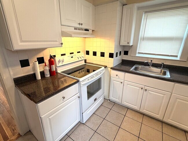 Photo - 182 Princeton Ave