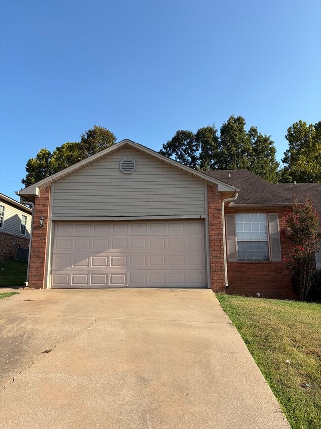 Building Photo - 1125 Grinnel Cir Unit 1125 Grinnel duplex-B