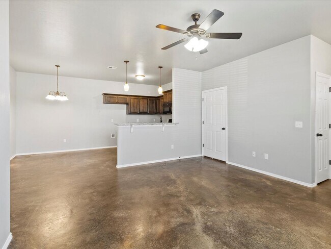 Photo - 3br 2ba duplex with 2 car garage!