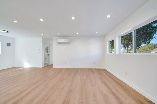 Photo - 8322 Wyngate St Unit 8320 Wyngate