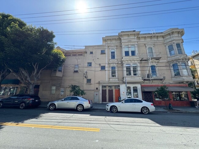 Building Photo - Linden - Laguna Apartments Unit 505