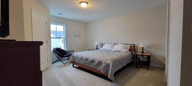 Photo - Furnished rental