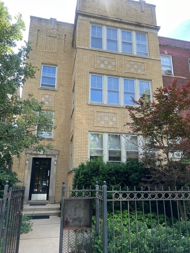 Building Photo - 4507 N Campbell Ave Unit 3
