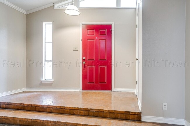 Photo - 13305 Southview Ln