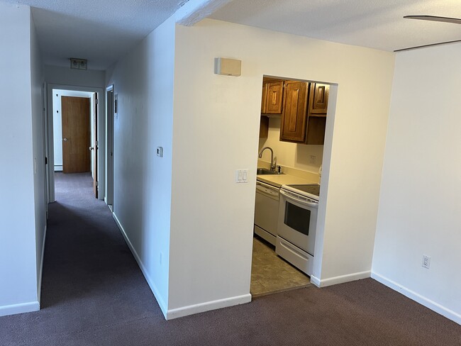 Photo - 2 Thompson Rd Unit B