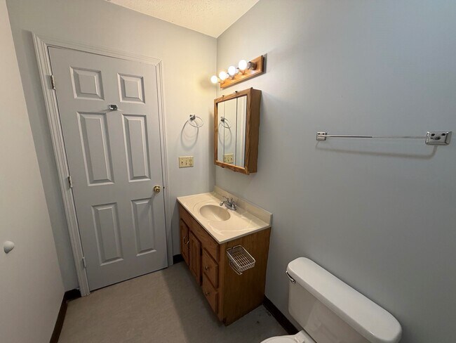 Photo - 1002-6 Glendale-