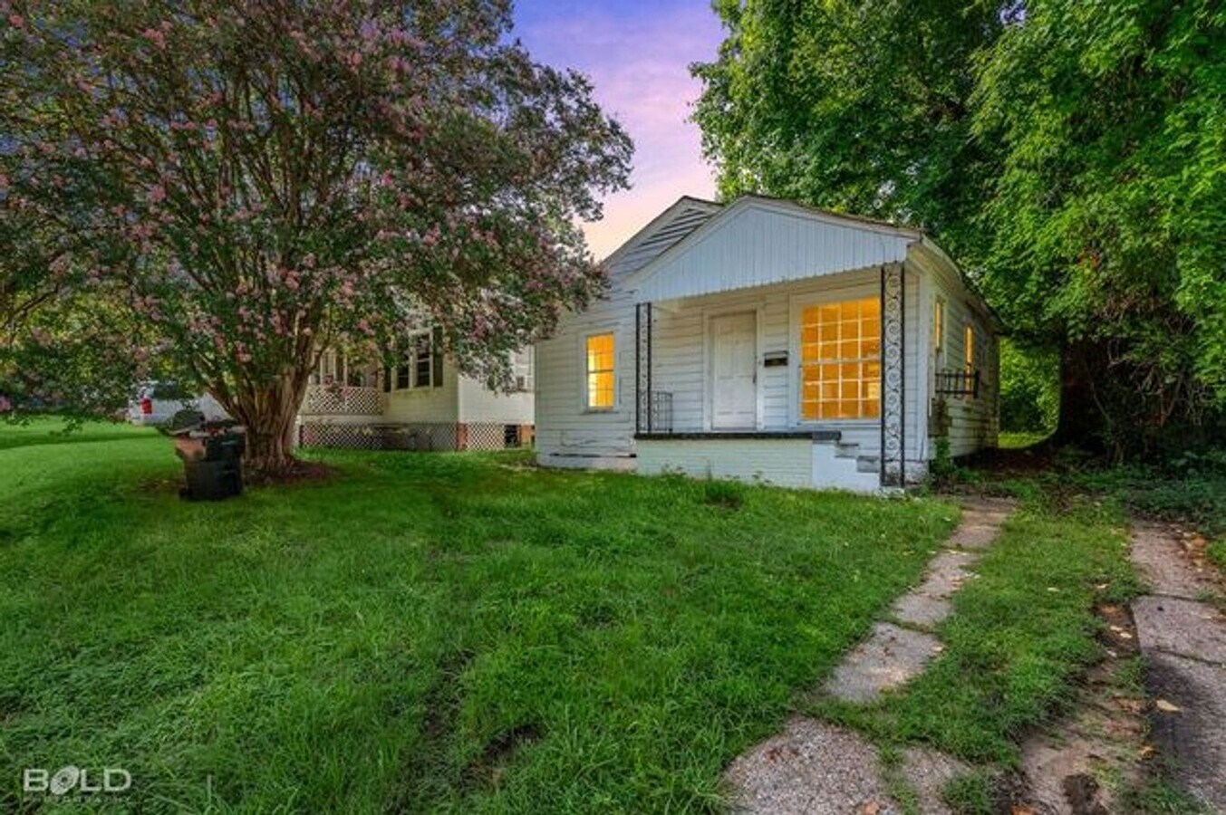 Photo - 3325 Judson St