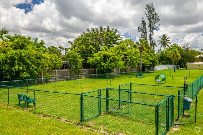 Dog Park - Naples 701