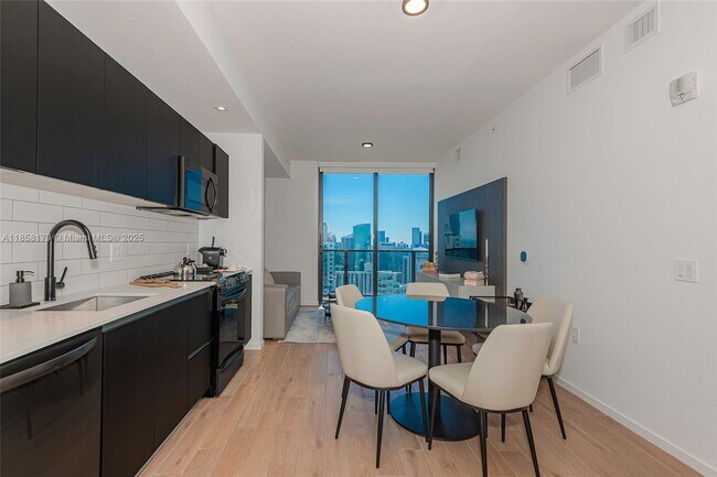 Photo - 398 NE 5th St Unidad 4417