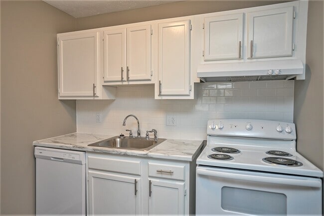 Photo - Gateway Pointe Senior Apartments 55+