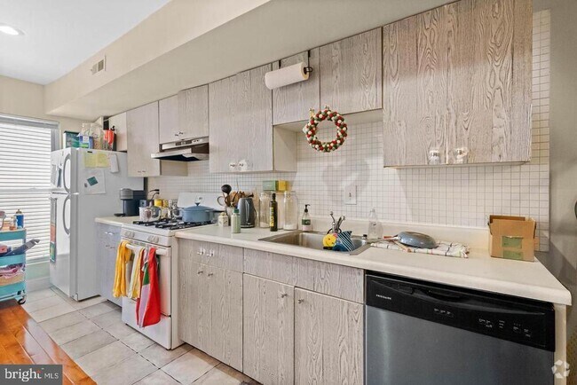 Building Photo - 758 S 19th St Rental