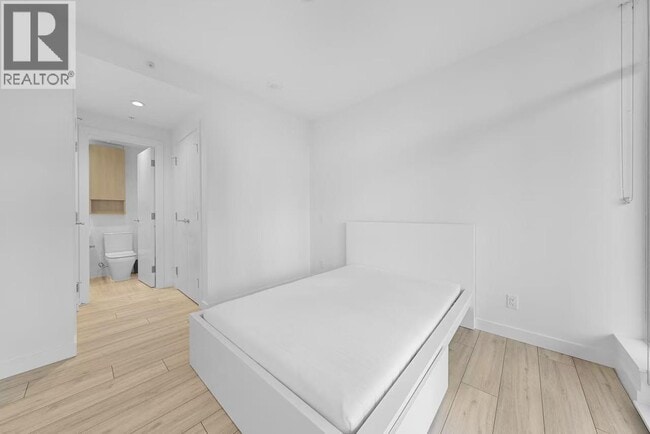 Photo - 6080 McKay Ave