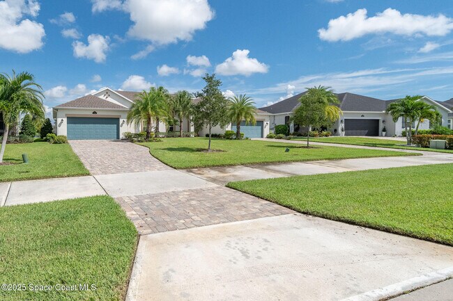 Photo - 2746 Spur Dr