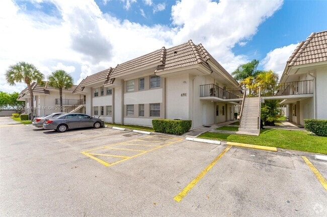 Building Photo - 6911 SW 129th Ave Unit 2 Rental