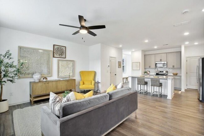 Photo - 111 Lipscomb Cir SE