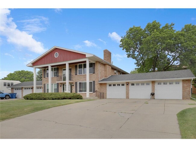 Building Photo - 4000 Mavelle Dr Unit 4 Rental