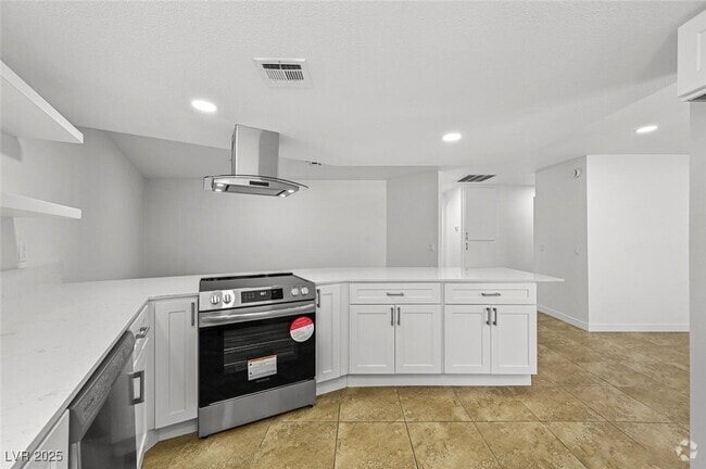Building Photo - 2080 Karen Ave Unit 60 Rental