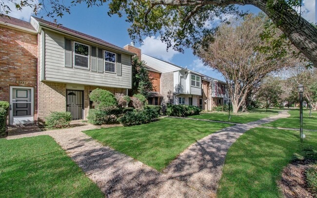 Building Photo - 9495 Fondren Rd Unit True