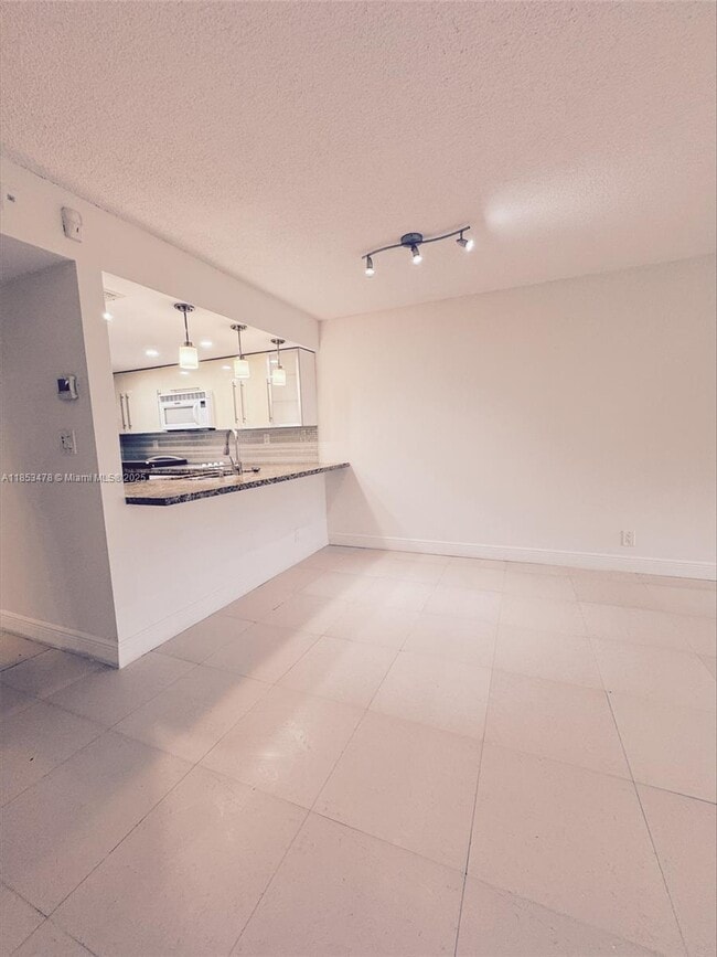 Photo - 100 Lakeview Dr Unit 113