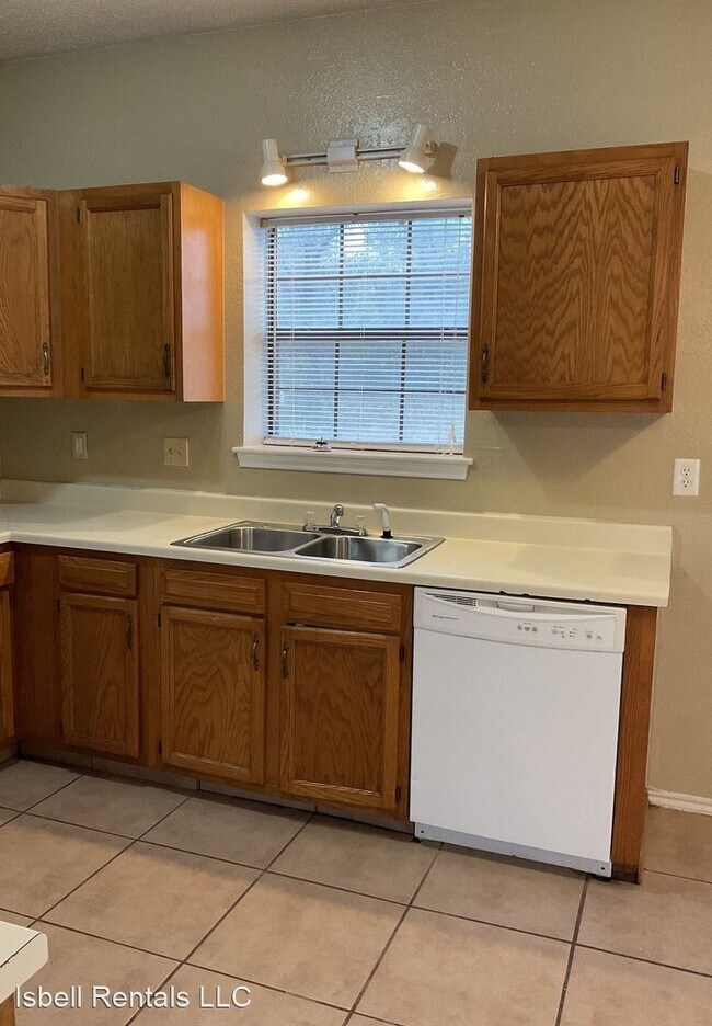 Photo - 3 br, 2 bath House - 3502 Water Street