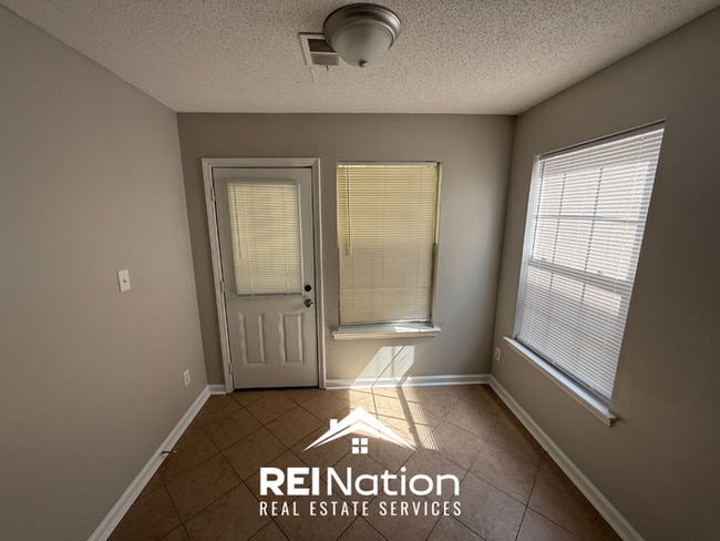 Move-In Ready 3BR Home in 38128 - Hardwood Floors, Attached Garage & Private Yard