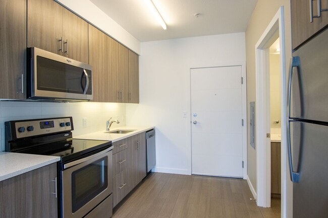 Photo - 2nd Floor Modern & Sleek 1Bdr w/Floor-to-C... Unidad 207