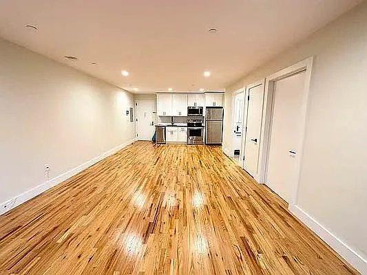 Building Photo - 3 bedroom in Bronx NY 10468 Rental