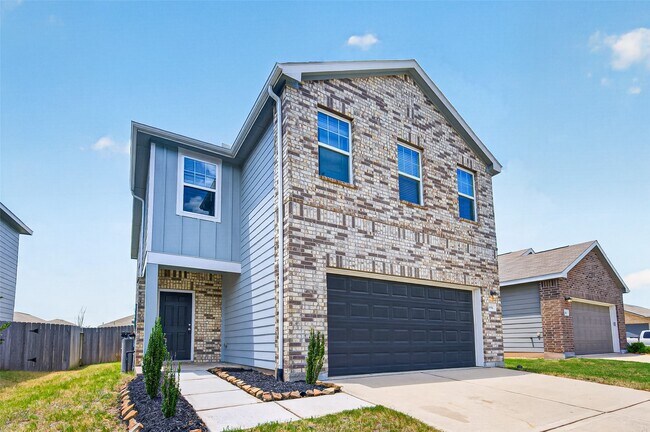 Photo - 654 Amesbury Rd