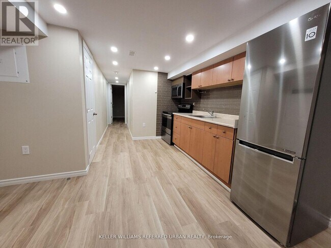 Photo - 163 Livingstone Ave