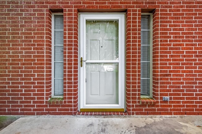 Photo - 13915 Maleewan Ln
