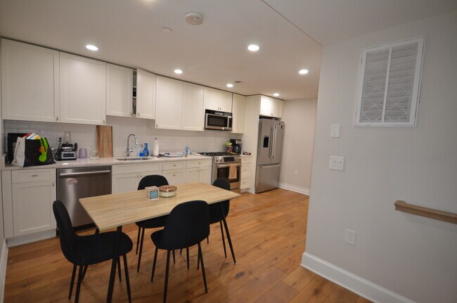 Photo - 14 Mount Hood Rd Apartments Unit 1