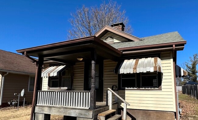 Building Photo - 1207 Cleveland Ave Rental