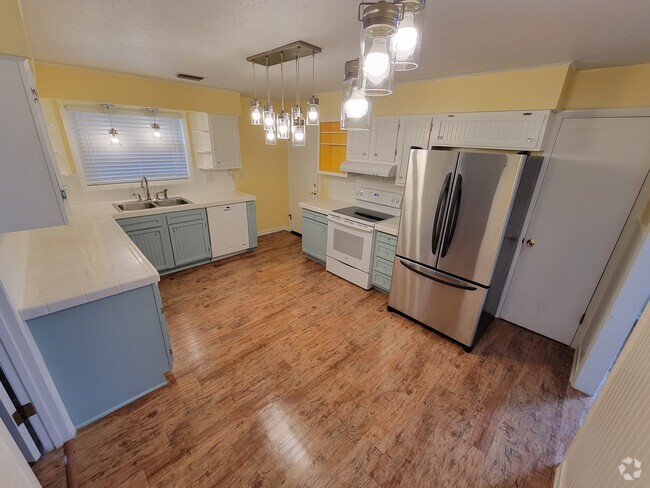 Building Photo - 26 Massey Rd Unit 2 Rental