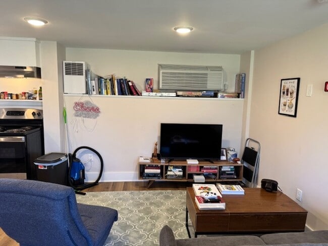 Photo - 1 Buchanan Pl Unit Apt. B