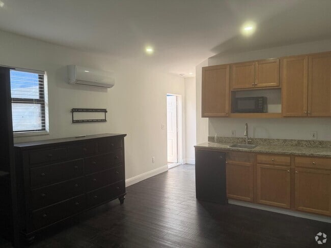 Building Photo - 2220 N 55th Ave Unit 1 Rental
