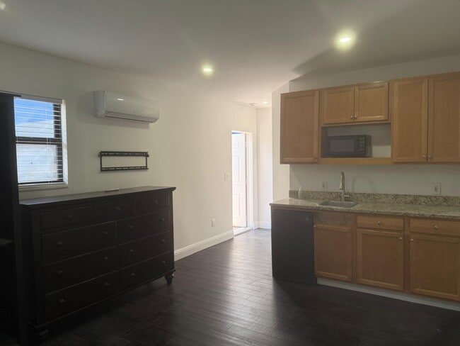 Photo - 2220 N 55th Ave Apartment Unit 1