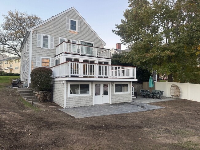 Building Photo - 62 Summer St Unit B