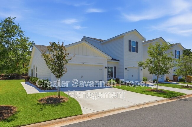 Photo - 130 Danbury Ct