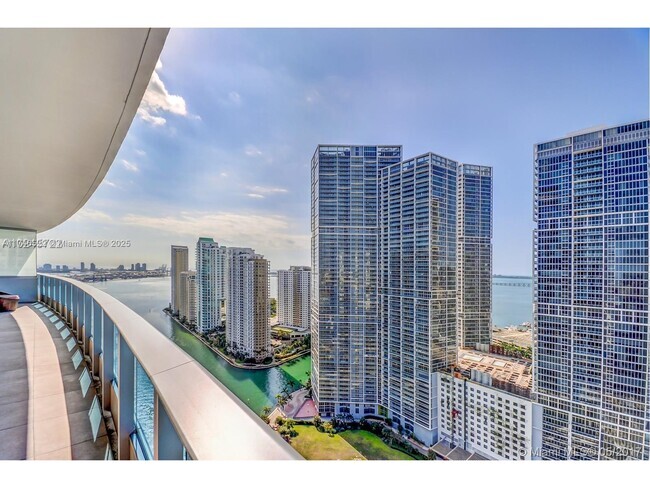 Building Photo - 200 Biscayne Blvd Way Unit 3404 Rental