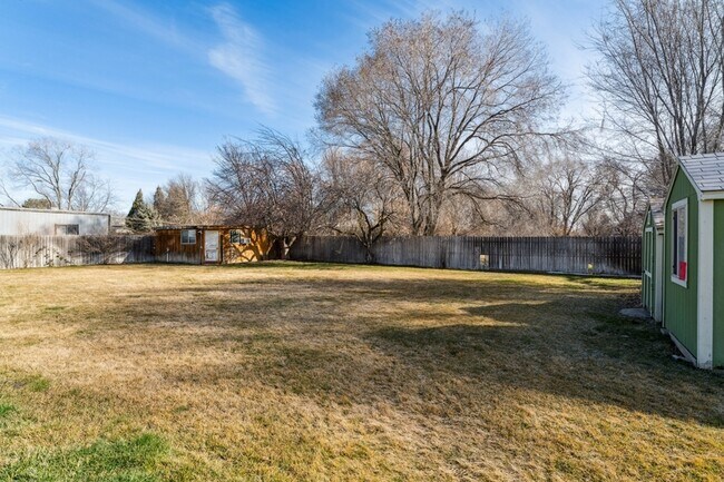 Photo - 420 S Five Mile Rd