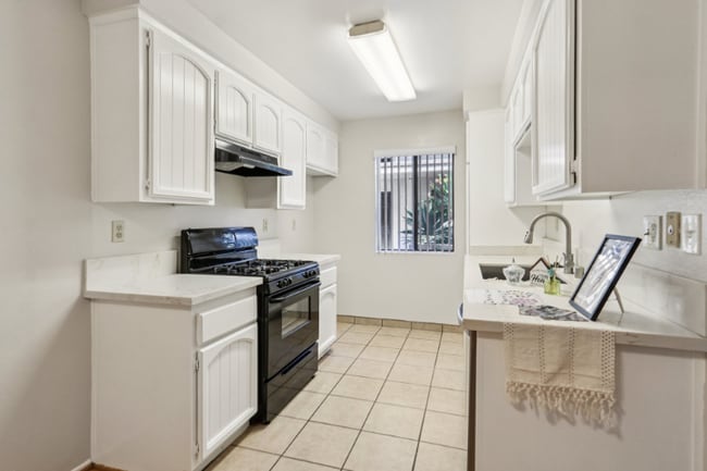 Photo - 725 E Providencia Ave Apartamento Unidad 109