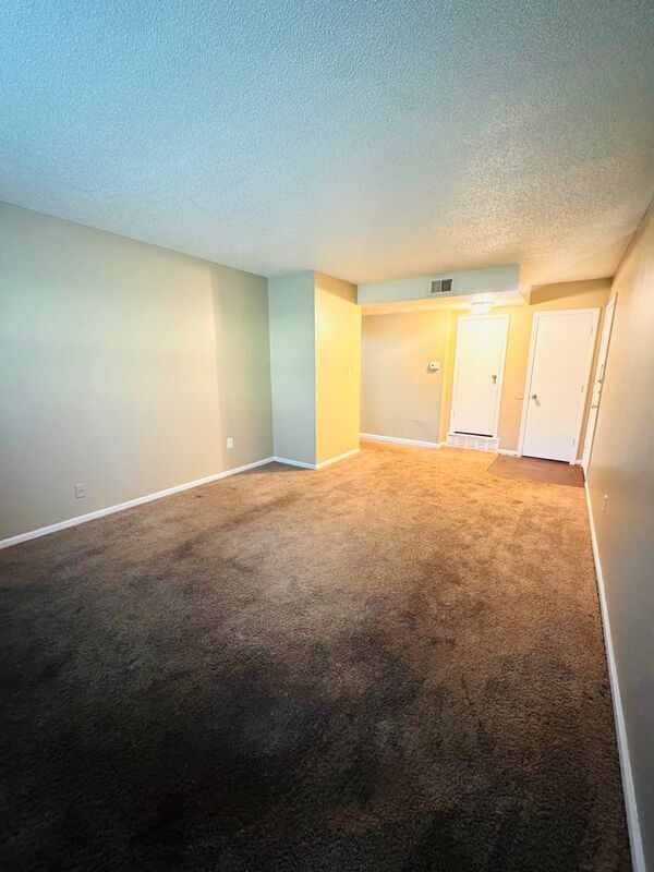 Photo - 1415 W Maple Ave