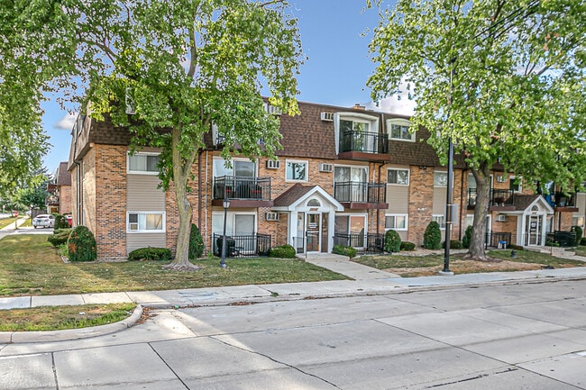 Building Photo - 10540 Ridgeland Ave Unit 12